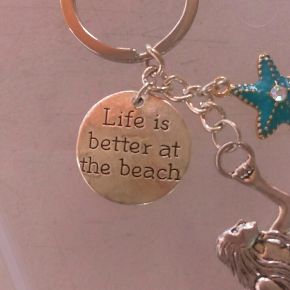 Mermaid Beach Theme Keychain - Picture 4 of 8